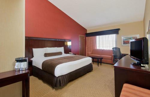 Northeast Heights Hotel | Albuquerque Crowne Plaza by IHG