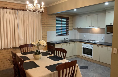 Albury Hotel | Albury Georgian Motel & Suites