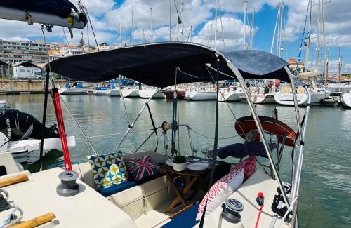 Lisbon District Boat Rental | Alcyon, A Peaceful Floating Home