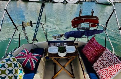 Lisbon District Boat Rental | Alcyon, A Peaceful Floating Home