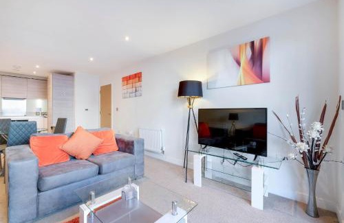 Bray on Thames Apartment | Alder House Serviced Apartment Maidenhead by 360stays