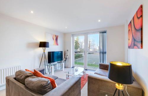 Bray on Thames Apartment | Alder House Serviced Apartment Maidenhead by 360stays
