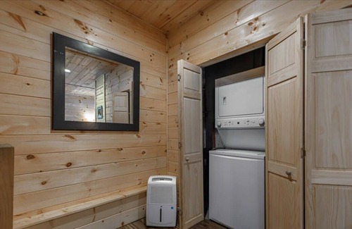 Ellijay Cabin | Alessandras-Rustic-chic Riverfront cabin
