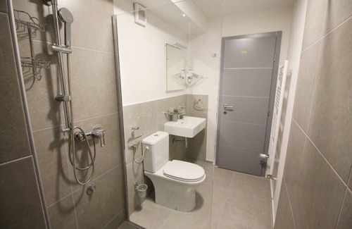 City Center House | Alessio Premium Rooms - Triple Bedroom