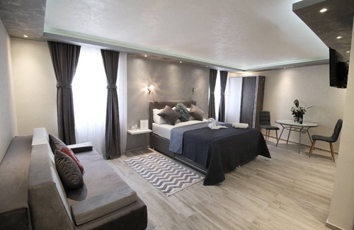 City Center House | Alessio Premium Rooms - Triple Bedroom