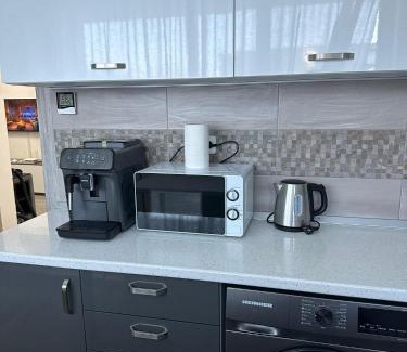 Sector 4 Apartment | Alex Mnl Lux Apartment free parking D12