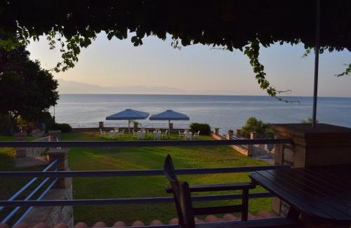 Messini Apartment | Alexandros Apartments , Beachfront Retreat near Petalidi with Private Sunbeds & Sea View