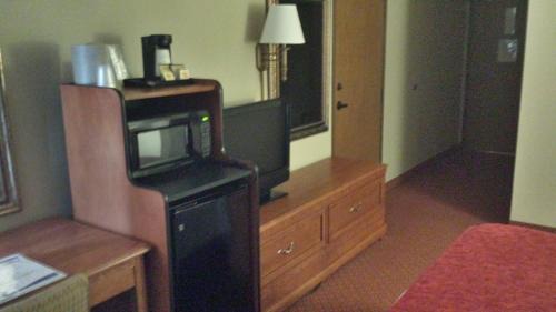 Branson Hotel | All American Inn & Suites Branson