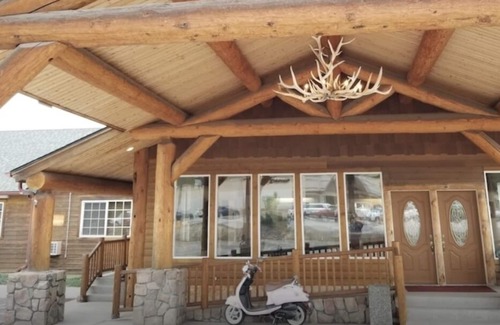 Bonners Ferry House | All brand new rooms! Beautifully done in a lodge theme!