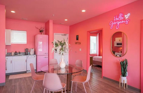 Maxwell House | 🍷🌇 All Day & Night! BEST EAST NASH location - Walkable