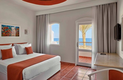El Quseir Hotel | All-Inclusive Vibes | 4 Sea-view Rooms w/Pool Bar, Yoga, Tennis & Beach Access