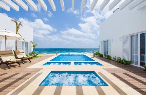 Punta Cancun Apartment | All inclusive Ocean view Cancun hotel room