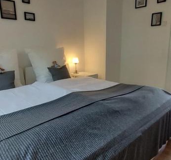 Bergerhausen Apartment | AlleeSuite, Nähe Messe, RÜ, Baldeneysee, Zentral, NETFLIX