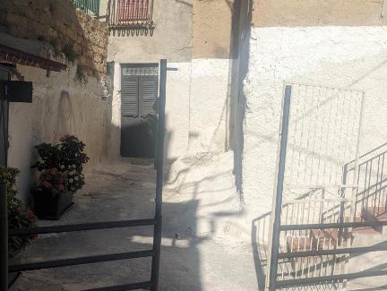 Favara House | Alloggio Caramanno