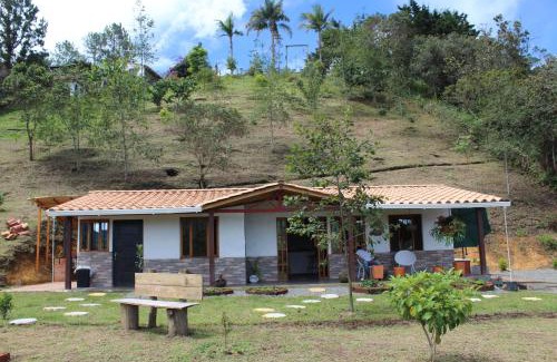 Guarne House | Alma Farm House