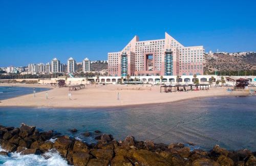 Haifa Apartment | Almog Haifa Israel Apartments מגדלי חוף הכרמל
