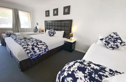East Tamworth Hotel | Almond Inn