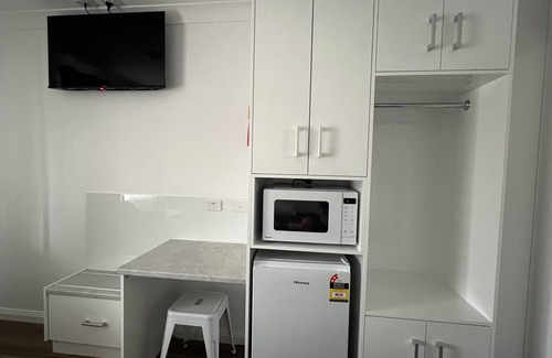 East Tamworth Hotel | Almond Inn Motel