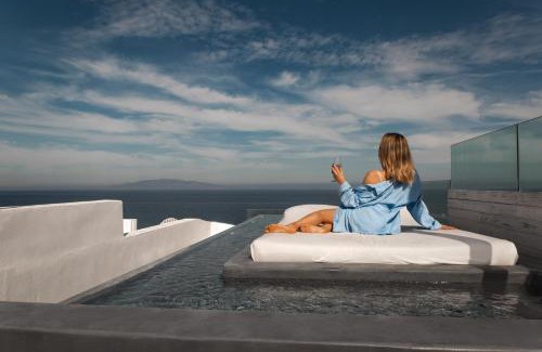 Kamari Apartment | Almyra Oia Suites