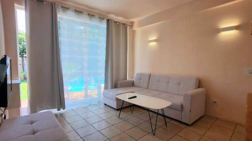 Centar Apartment | Aloha Apartments with pool