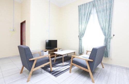 Kampong Raja House | Aloha Chalet