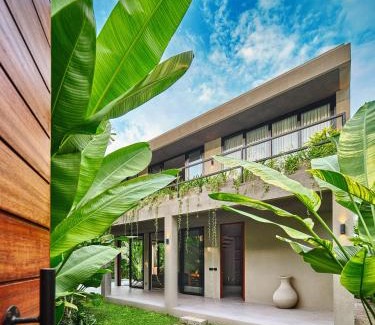 Kuta Villa | Aloha Villas - Modern villas with private pool and lush gardens