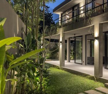 Kuta Villa | Aloha Villas - Modern villas with private pool and lush gardens