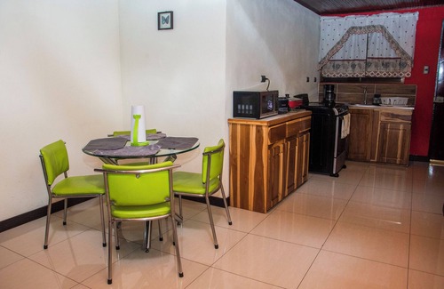 Villa Bonita Apartment | Aloj Entero 1km Juan Santamaría Airport