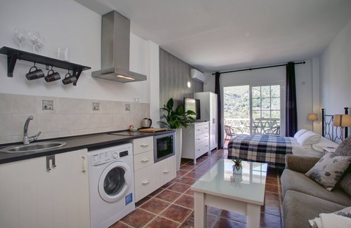 Ojen Apartment | Alojamientos Monteverde