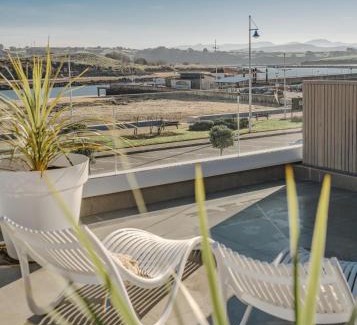 Suances Apartment | Alojamientos Turísticos Puerto de Suances junto a la playa, terraza y garaje privado