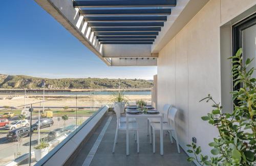 Suances Apartment | Alojamientos Turísticos Puerto de Suances junto a la playa, terraza y garaje privado