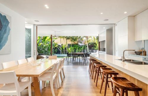 Byron Bay House | Alpha Luxe - Pet Friendly Luxury Home and Heated Pool