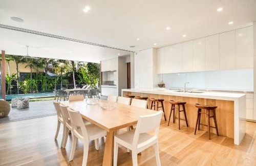 Byron Bay House | Alpha Luxe - Pet Friendly Luxury Home and Heated Pool