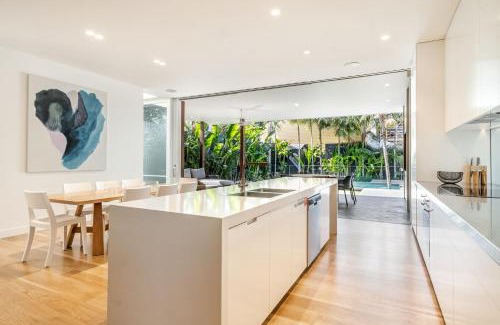 Byron Bay House | Alpha Luxe - Pet Friendly Luxury Home and Heated Pool