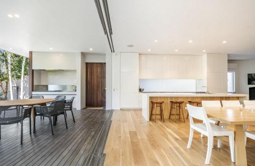 Byron Bay House | Alpha Luxe - Pet Friendly Luxury Home and Heated Pool