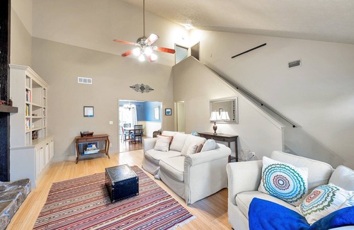 Johns Creek Cottage | Alpharetta Family Cottage - Near Avalon With Easy Access To Rt 400