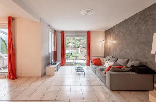 Annecy-le-Vieux House | ALPILOC - Town house with garden and winter lounge