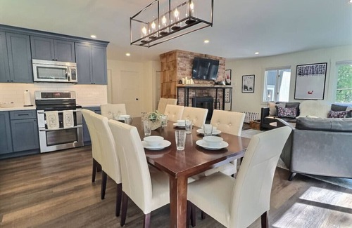 Killington Apartment | Alpine Chalet Grill, Fire pit, Pool, Gym, CornHole