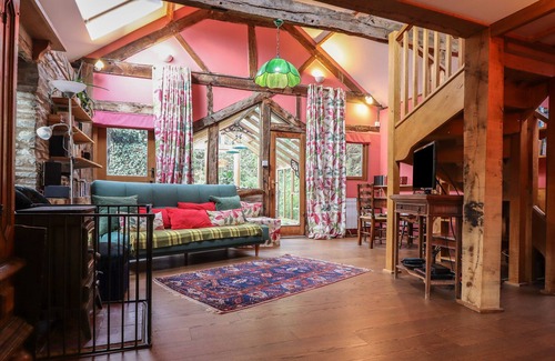 Newcastle-on-Clun Cottage | ALPINE COTTAGE, pet friendly, character holiday cottage in Beguildy