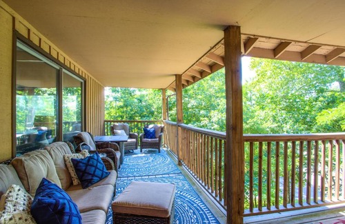 Blowing Rock House | Alpine Cottage Walking distance to App Ski cottage