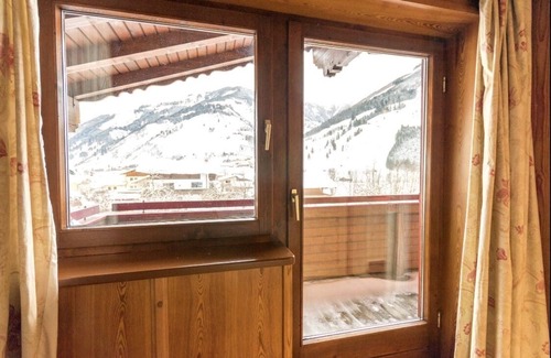 Woerth Apartment | Alpine Haven #HoheTauernNationalPark #Chalet #Rauris #Gastein #ZellamSee 🏔🥨🎿🇦🇹❤️👨‍👩‍👦‍👦