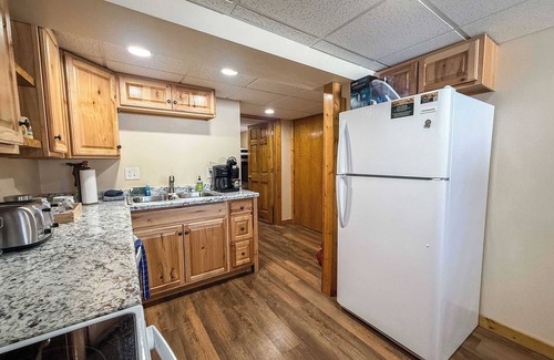 Bessemer Apartment | Alpine Horn Lodge Unit #3