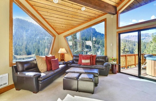 Alpine Meadows House | Alpine Meadows Davos Vista Home in the Sun