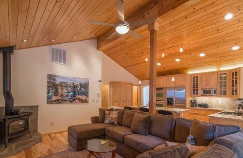 Alpine Meadows House | Alpine Meadows home w/ Private Hot Tub, Close to hiking, Fireplace- Mineral Springs Getaway