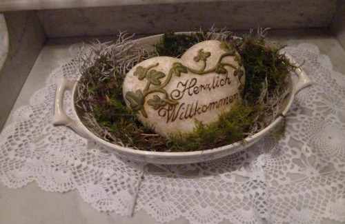 Ellenz Bed & Breakfast | Alte Weinstuben Steinfelder Hof Garni