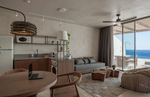 Vizari Villa | Altera Cave-Ourania beach villa, pool (adults only)