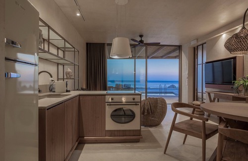 Vizari Villa | Altera Cave-Ourania beach villa, pool (adults only)