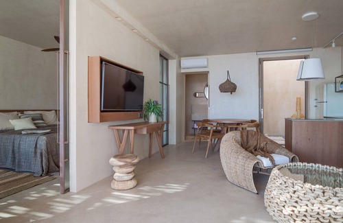 Vizari Villa | Altera Cave-Ourania beach villa, pool (adults only)