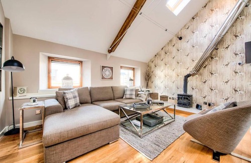 Bonnington House | ALTIDO Stunning and Modern 3bedroom Mews House with Parking