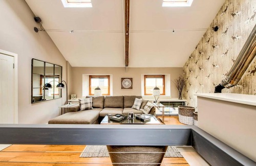Bonnington House | ALTIDO Stunning and Modern 3bedroom Mews House with Parking